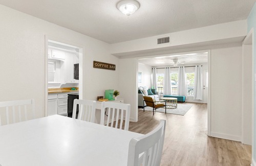 Aransas Pass Condominio | White Coral Cottage 2 Bed, 1 Bath