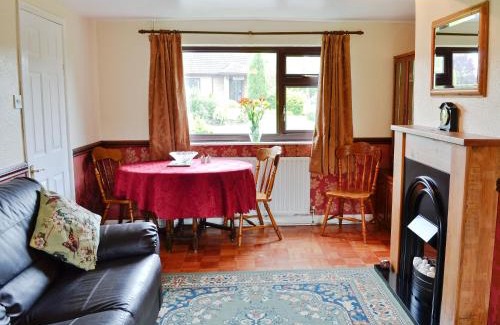Hemingby Casa | White Cottage