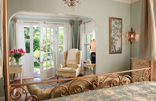 Historic Downtown Manteo Cama Y Desayuno | White Doe Inn