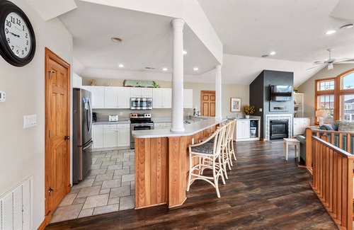 Buck Island Casa | White Dolphin: Hot Tub | Pool Access | Pets OK