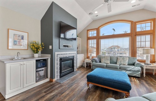 Buck Island Casa | White Dolphin: Hot Tub | Rec Room | Pool Access