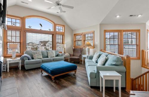 Buck Island Casa | White Dolphin