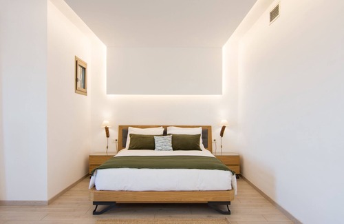 Aipeia Hotel | White Donkey Hotel