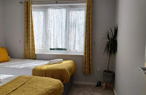Dunstable Apartamento | WHITE DOOR MALT-Huku Kwetu (Dunstable)