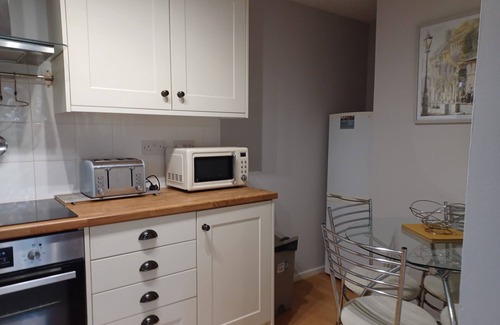 Dunstable Apartamento | White Door Malt-Huku Kwetu (Dunstable)