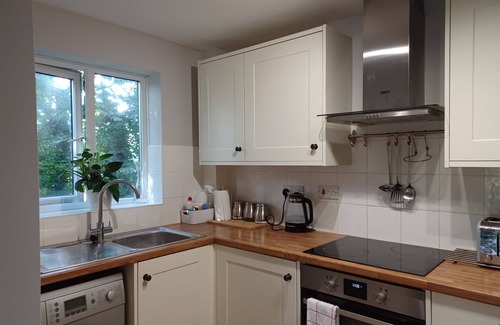 Dunstable Apartamento | White Door Malt-Huku Kwetu (Dunstable)