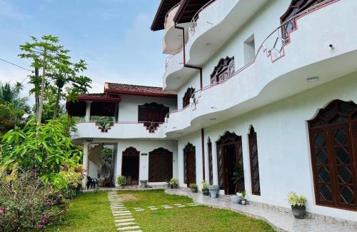 Hettimulla Hotel | White Elephant Villa & Restaurant