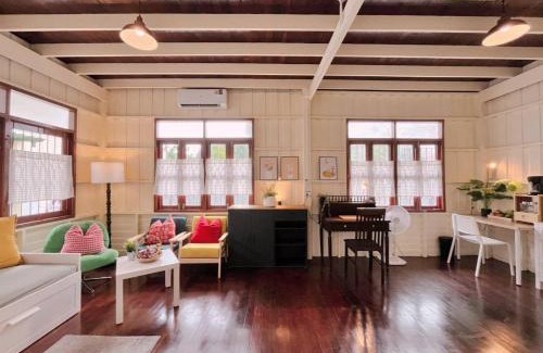 Bangkok Yai Casa | White & Green Guesthouse