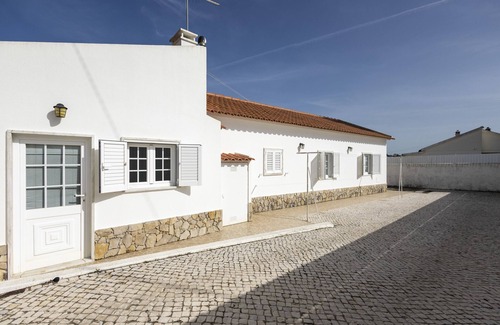 Mafra Chalet De Esquí | White House by ACasaDasCasas