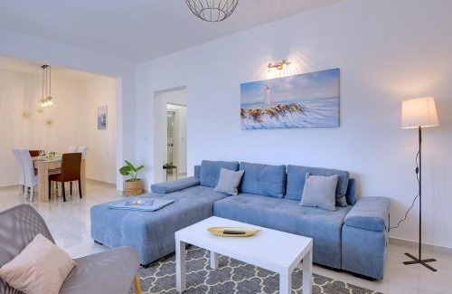 Valtura Apartamento | White house