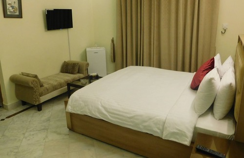 F-6 Sector Hotel | White House