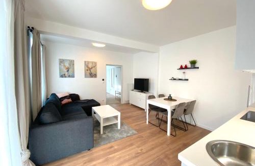 Muerzzuschlag Apartamento | White Inn - Ferienwohnung mit Terrasse