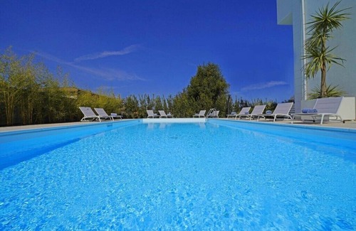Desenzano del Garda Apartamento | White Villa Luxury- FLAMINGO Boutique Apartment con vista al lago de 70 metros cuadrados - 2do piso