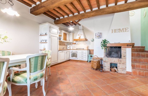 Monteroni d'Arbia Apartamento | "White Lily overlooking Siena"