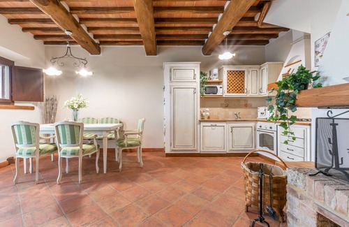 Monteroni d'Arbia Apartamento | "White Lily overlooking Siena"