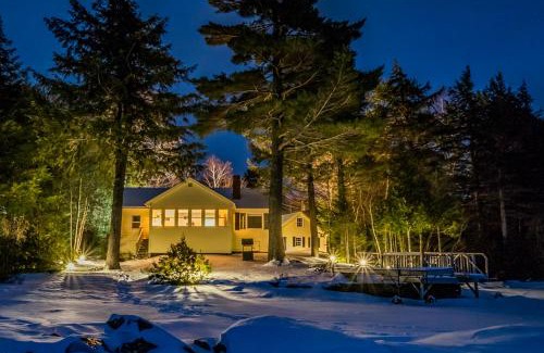 Greenville Junction Casa | White Lobster Cottage