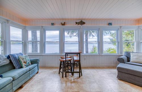 Greenville Junction Casa | White Lobster Cottage