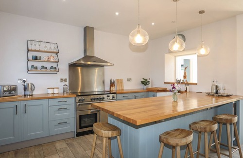 Newborough Cabaña | WHITE LODGE COTTAGE, pet friendly in Niwbwrch (Newborough)