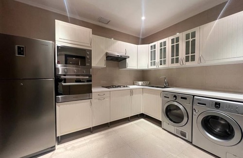 Mahboula Apartamento | White luxury Suite hotel