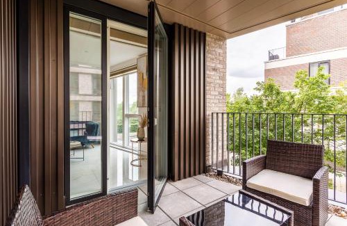 Stratford Apartamento | White Marble Tranquility, Park Side Life