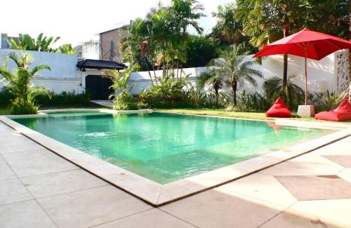 Legian Villa | White Moon - Dream 5br Villa in Legian close to the Beach