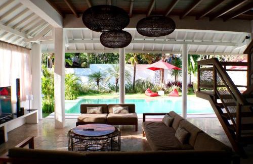 Legian Villa | White Moon - Dream 5br Villa in Legian close to the Beach