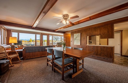 Campton Casa | White Mountain Getaway 10 Private Acres with Mountain Views