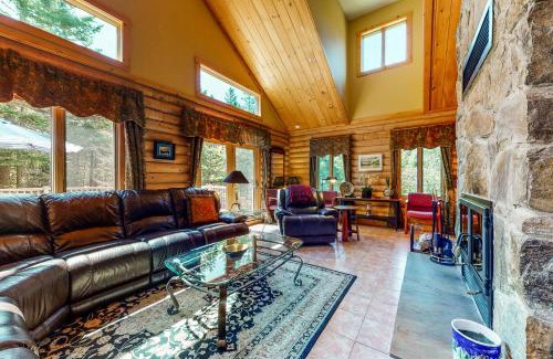 Twin Mountain Casa | White Mountain Log Home