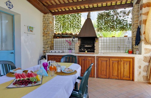 Castelluzzo Casa | White Pearl Holiday House, PRIVATE POOL, FREE WI-FI, all the conforts