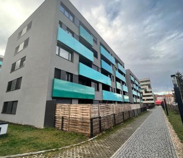 Holesovice Apartamento | White Pearl Studio with parking in Holešovice
