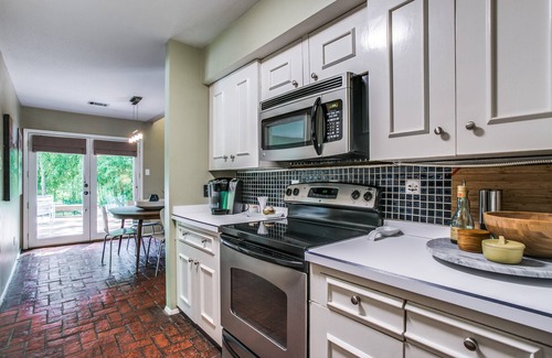 Lochwood Casa | White Rock Lake & Arboretum Stunner de mediados de siglo