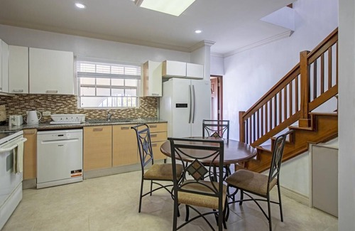Douglas Apartamento | White Sands G4 - Frente a la playa