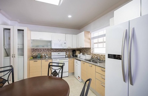 Douglas Apartamento | White Sands G4 - Frente a la playa