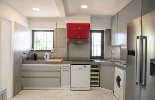 Estoril Villa | White Star House