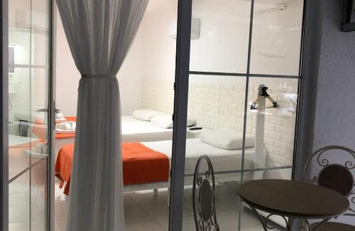 Sarimsakli Cama Y Desayuno | White Suite Rooms