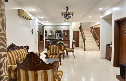 Magarpatta City Cama Y Desayuno | WHITE VILLA SUITES