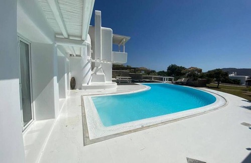 Kalafatis Villa | White Villas · Villa Millio in Kalafatis - 2 beaches 1min walk