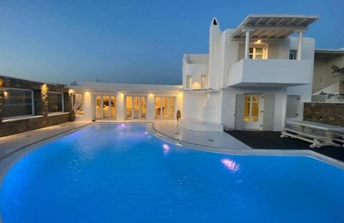 Kalafatis Villa | White Villas · Villa Millio in Kalafatis - 2 beaches 1min walk
