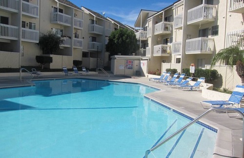 Port Hueneme Condominio | White water views Beach Front Condo - Steps to the beach - Monthly rate Discount