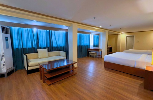 Subic Complejo | Whiterock Beach Hotel + Waterpark