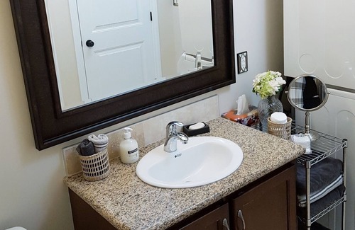 Spruce Grove Casa | Whitetail Manor-1600 sq ft 2 bdrm basement suite