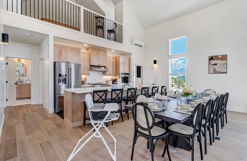 Buena Vista Casa | Whitewater Villa! 5BR Lux South Main Home!