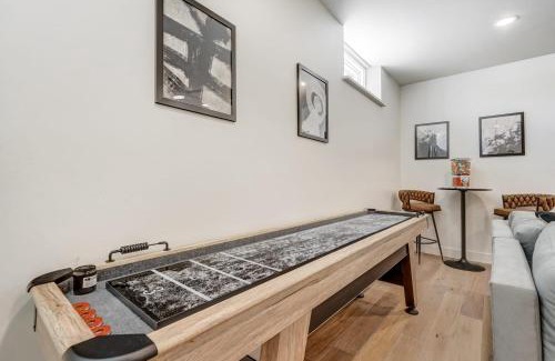 Buena Vista Casa | Whitewater Villa - 5BR Luxury Retreat with Hot Tub