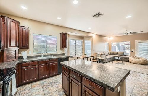 Avondale Casa | Whitton House - Hot Tub - Fire Pit - Pets OK