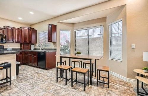 Avondale Casa | Whitton House - Hot Tub - Fire Pit - Pets OK