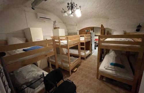 Kerepesdulo Apartamento | whole basemenet former pub4 stag do/hen party