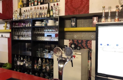 Palace District Apartamento | Pub1 sótano entero para despedidas de soltero / 26personas