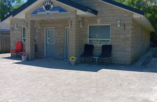 Wasaga Beach Casa | Whole Building Beach2 - Suites of Wasaga