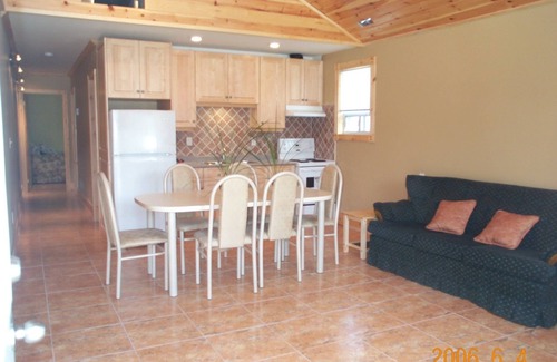 Wasaga Beach Casa | Whole Building Suites of Wasaga Beach 1
