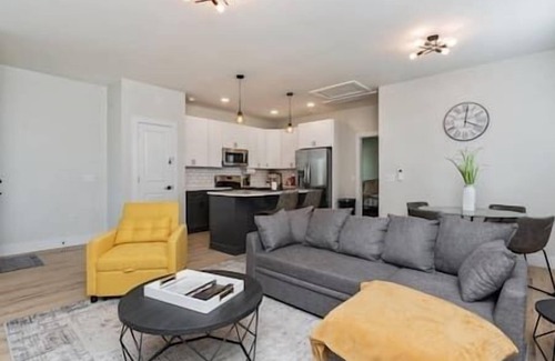 Wilmington Historic District Casa | Whole duplex right downtown!